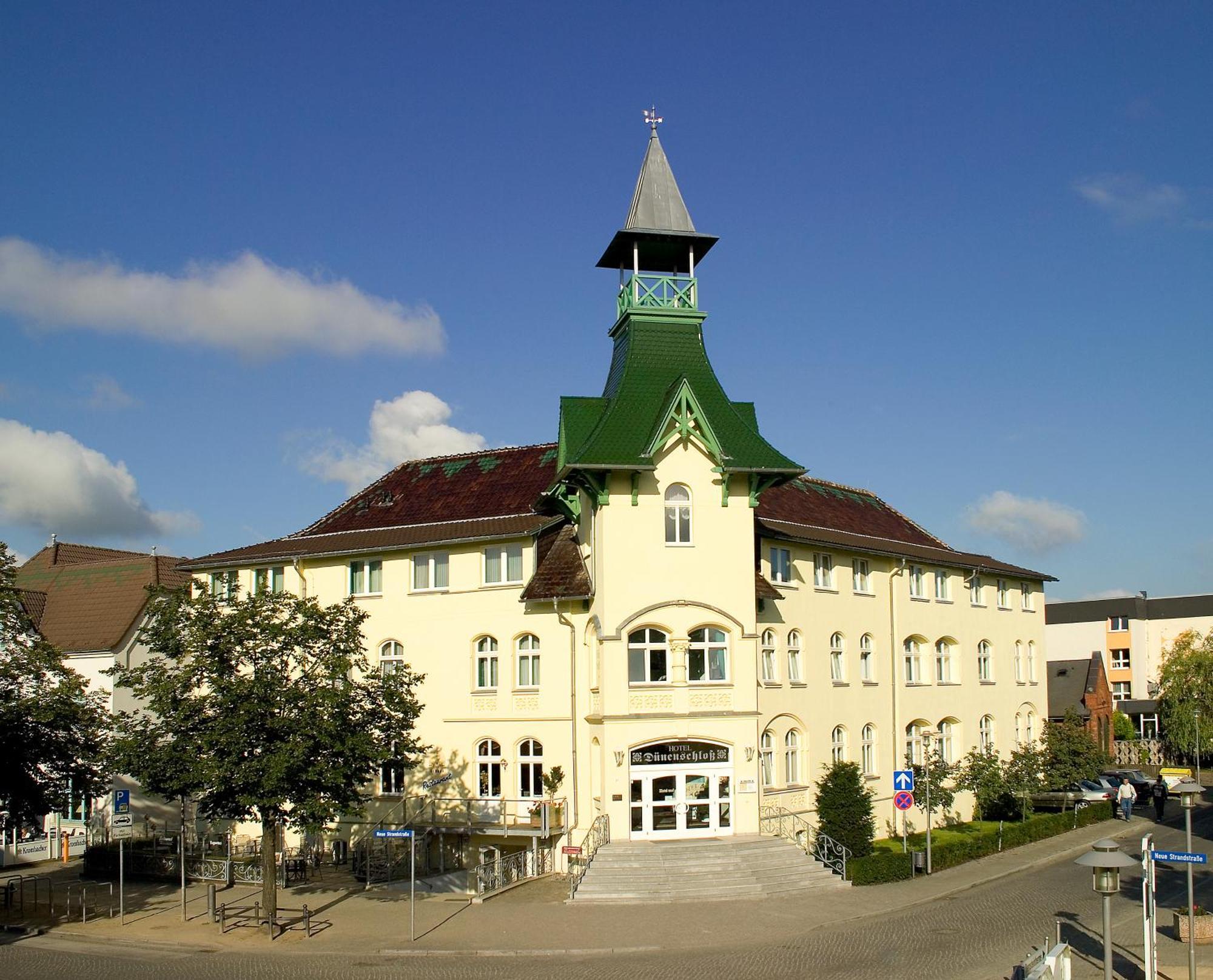 Hotel Duenenschloss Mit Private Spa Zinnowitz Exterior photo