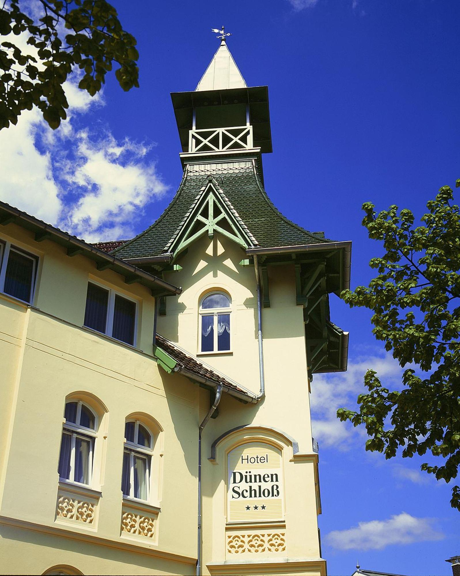 Hotel Duenenschloss Mit Private Spa Zinnowitz Exterior photo